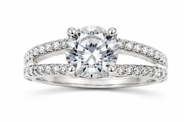 Silver_Solitaire_Style_Stone_Shoulder_Ring_For_Women