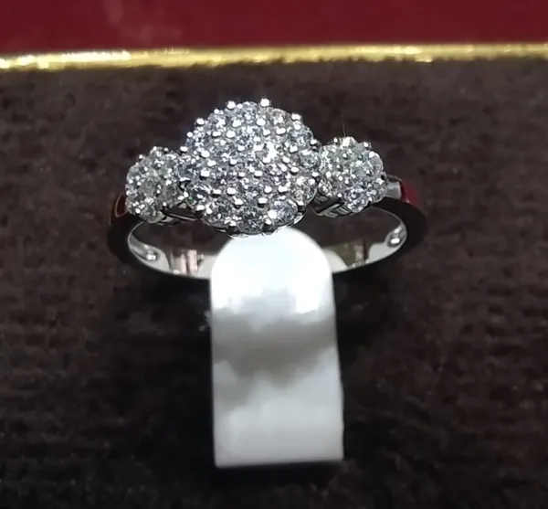 Silver_Stone-Studded_Cluster_Statement_Ring_For_Women