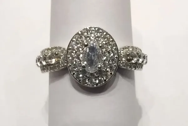 Silver_Sterling_Oval_Stone_Embellished_Ring_For_Women