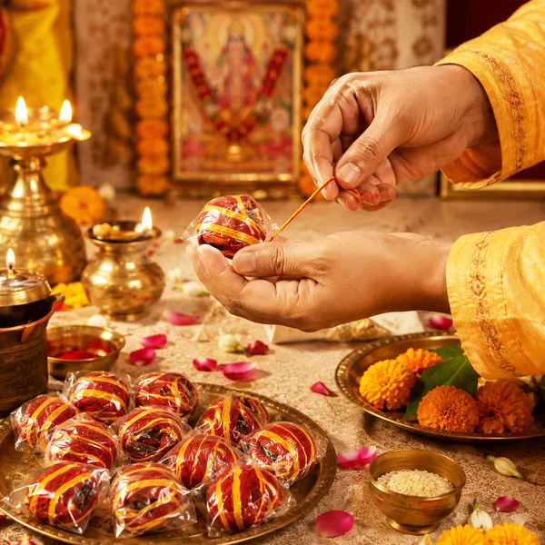 Mauli_Raksha_Sutra__Hindu_Puja_&_Ritual_Thread_pack_of_12_pcs