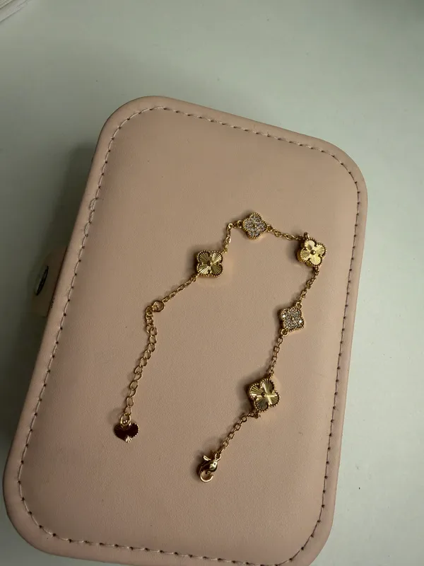 Stainless_Steel_Clover_Charm_Chain_Bracelet_For_Women