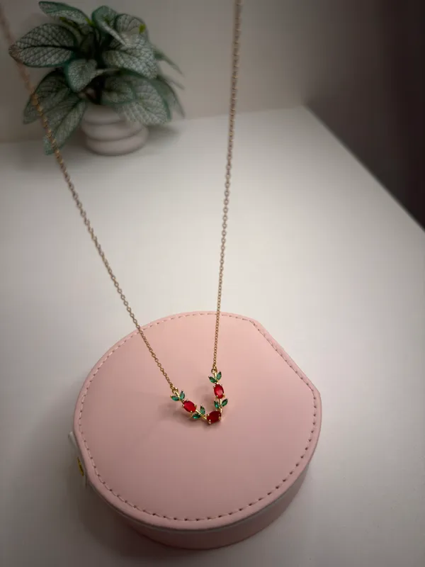 Colour_Diamond_Clover_Pendant_Necklace_For_Women