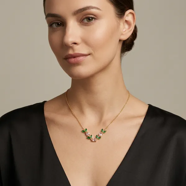Colour_Diamond_Clover_Charm_Necklace_For_Women