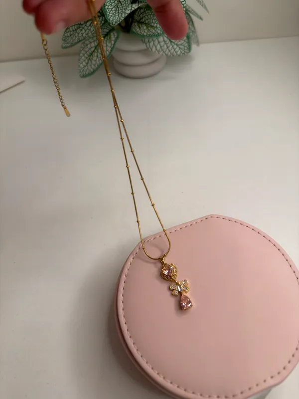 Pink_Diamond_Oval_Link_Pendant_Necklace_For_Women