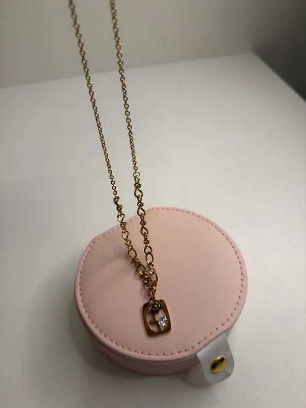 Stainless_Steel_Heart_Pendant_Necklace_For_Women