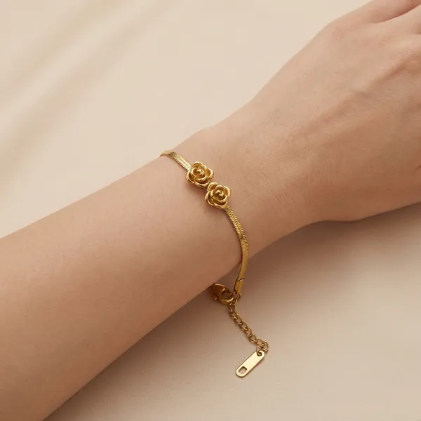 Stainless_Steel_Heart_Charm_Bracelet_For_Women