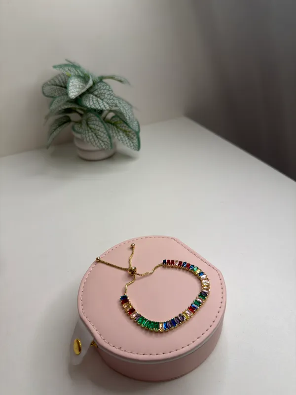 Green_Stone_Charm_Bracelet_For_Women