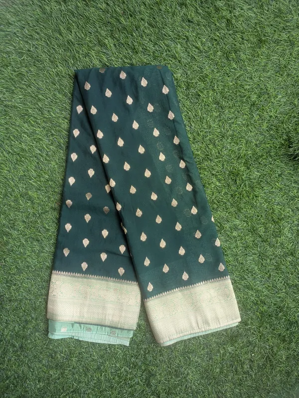 Green_Woven_Ethnic_Khadi_Chiffon_Saree_For_Women