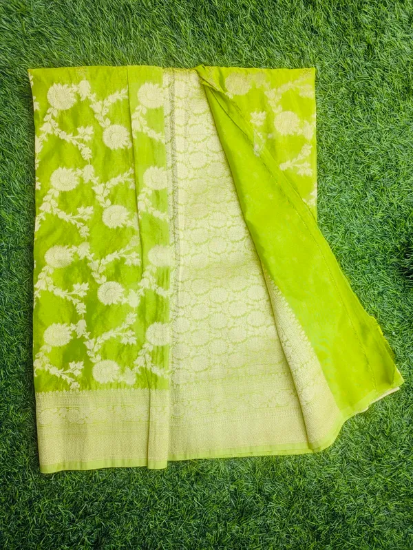 Green_Floral_Khadi_Chiffon_Saree_for_Women