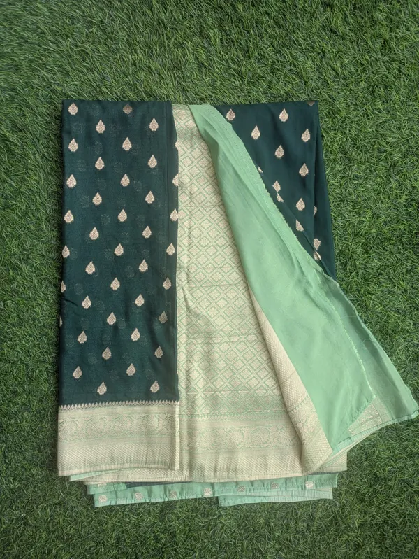 Green_Woven_Ethnic_Khadi_Chiffon_Saree_For_Women