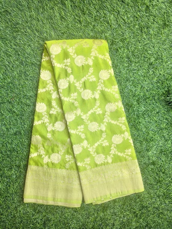 Green_Floral_Khadi_Chiffon_Saree_for_Women