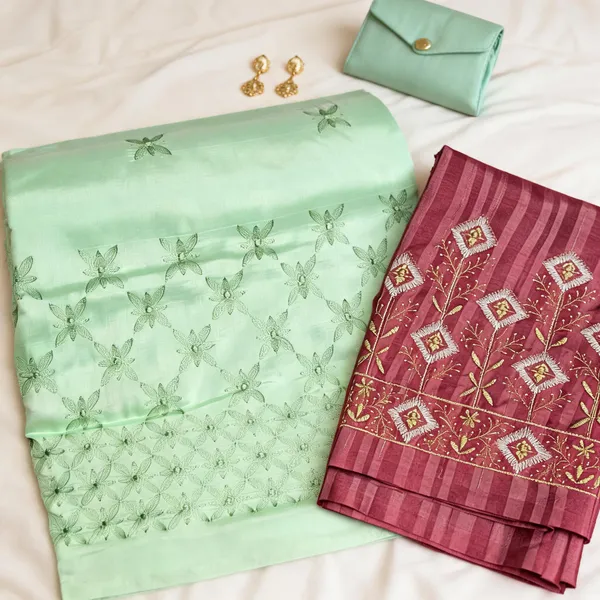 Green_Semi_Crepe_saree_For_Women