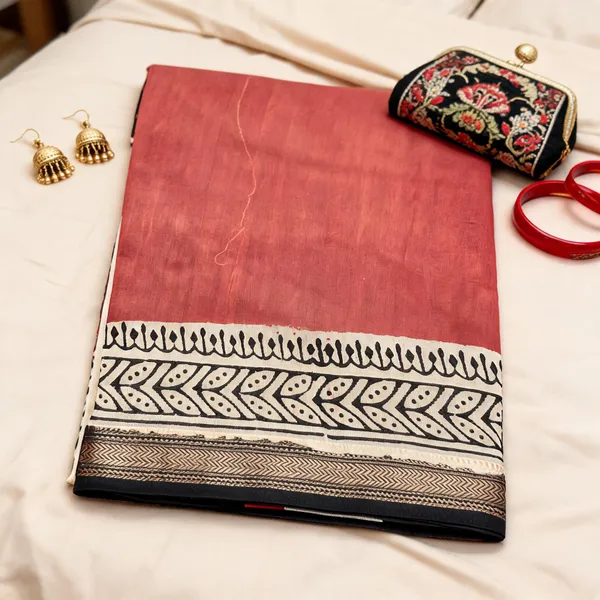 Red_Maheshwari_Silk_saree_For_Women