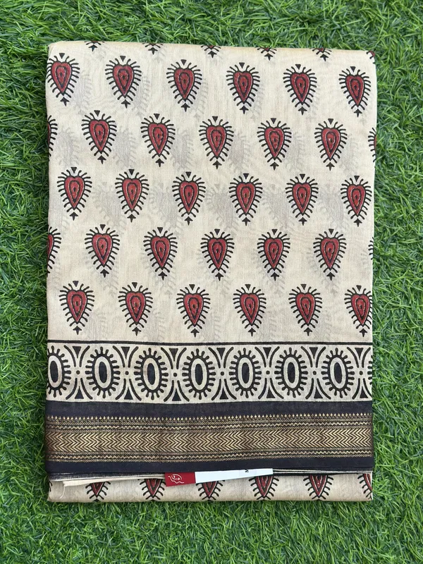 Off_White_Maheshwari_Silk_saree_For_Women