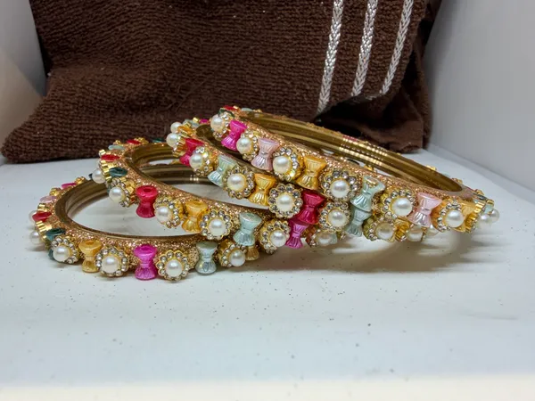 Multicolour_Pearl_Embellished_Bangle_Set_for_Women