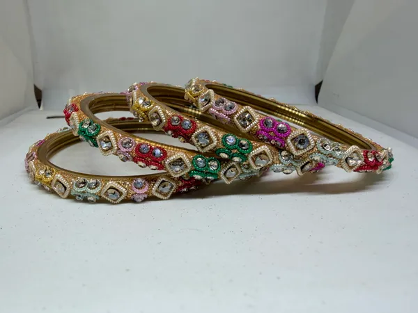Multicolour_Embellished_Bangle_Set_for_Women