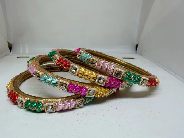 Multicolour_Embellished_Bangle_Set_for_Women