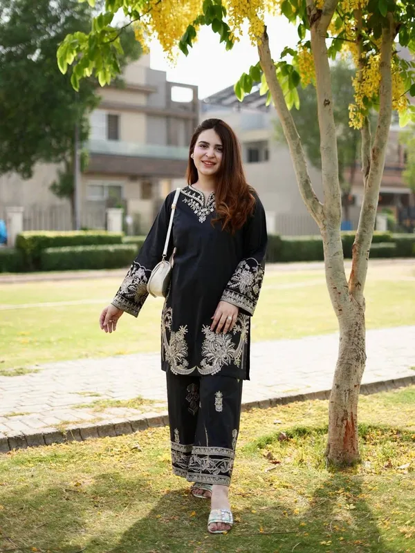 Black_Muslin_Cotton_Straight_Embroidered_Kurta_Set_For_Women