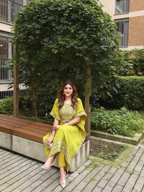 Lime_Green_Faux_Georgette_Embroidered_Kurta_Set_For_Women