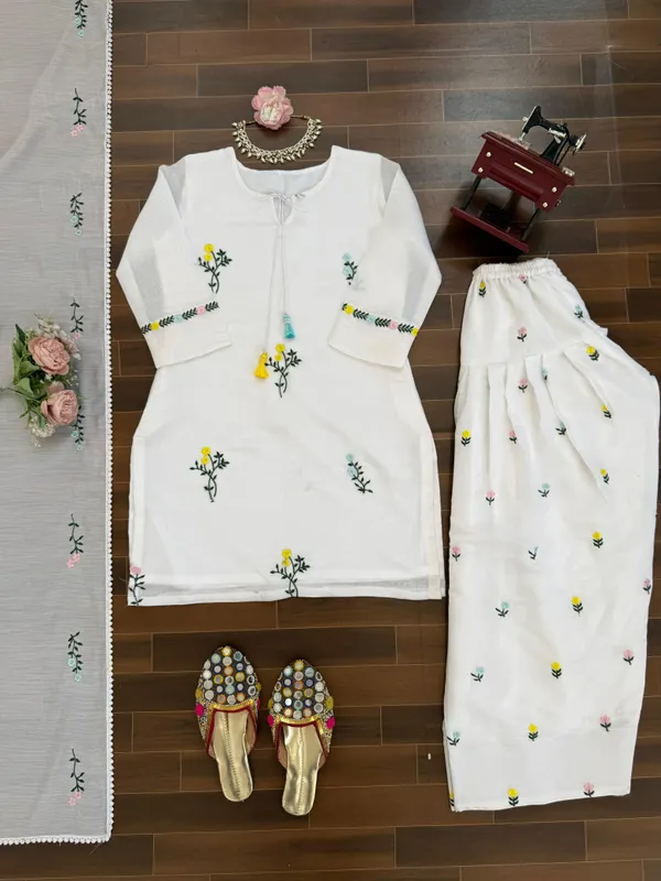 White_Cotton_Embroidered_Kurta_Palazzo_Set_For_Women