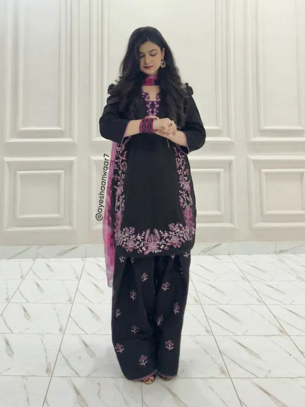 Black_Crepe_Georgette_Embroidered_Straight_Salwar_Suit_For_Women