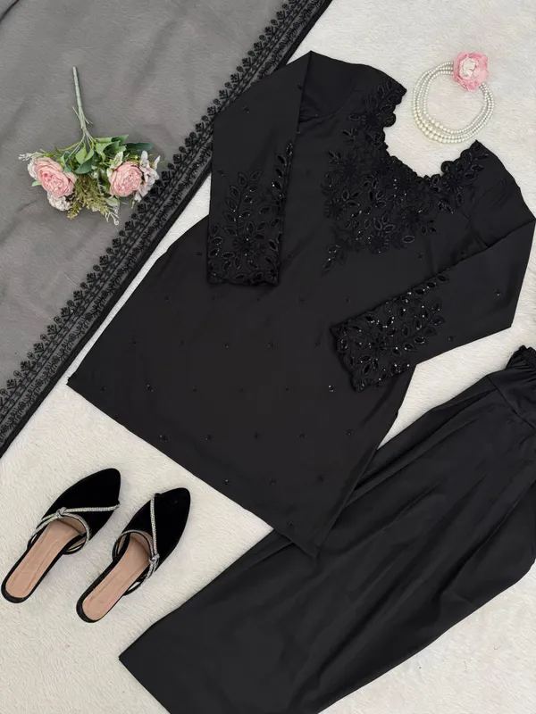 Black_Crepe_Organza_Silk_Straight_Kurta_Set_For_Women