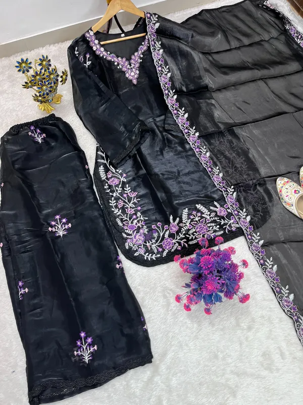 Black_Straight_Floral_Embroidered_Kurta_Set_For_Women