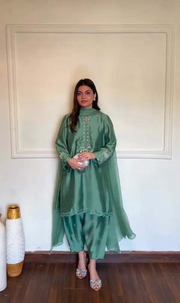 Green_American_Silk_Straight_Embroidered_Kurta_Set_For_Women