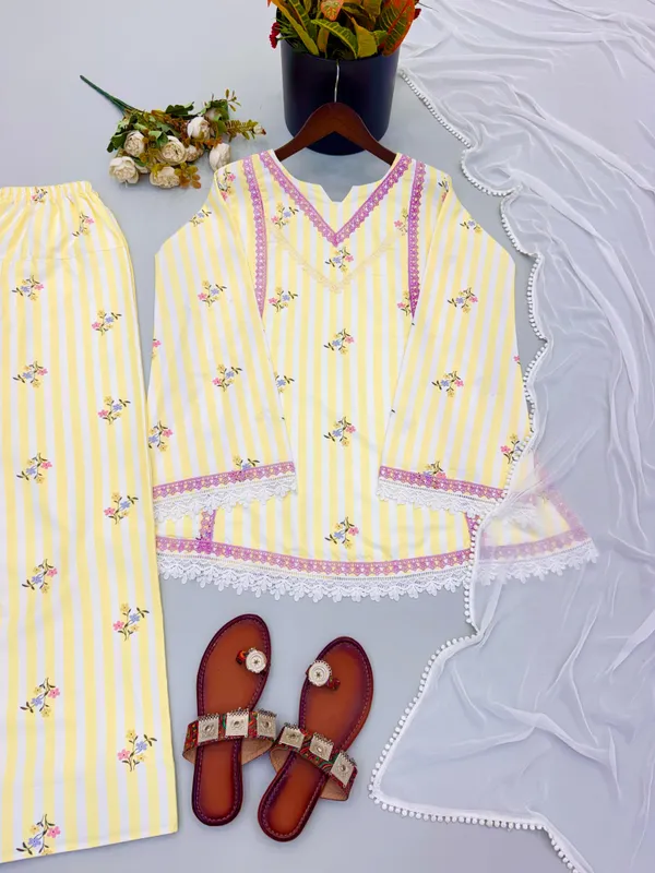 Yellow_Crepe_Straight_Printed_Kurta_Set_For_Women