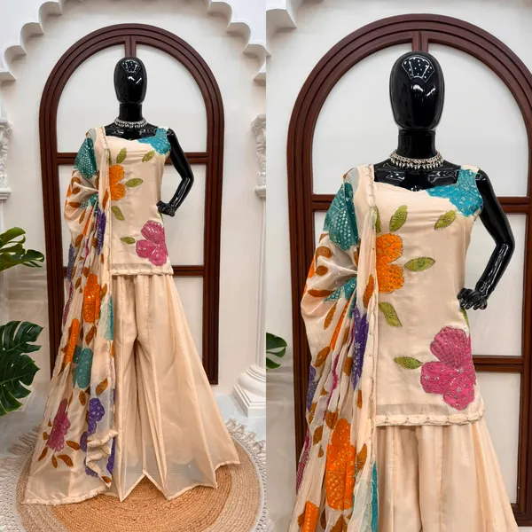 Peach_Organza_Silk_Floral_Embellished_Kurta_Set_For_Women