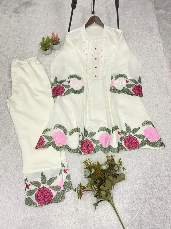 White_Roman_Cotton_Relaxed_Kurta_Set_For_Women