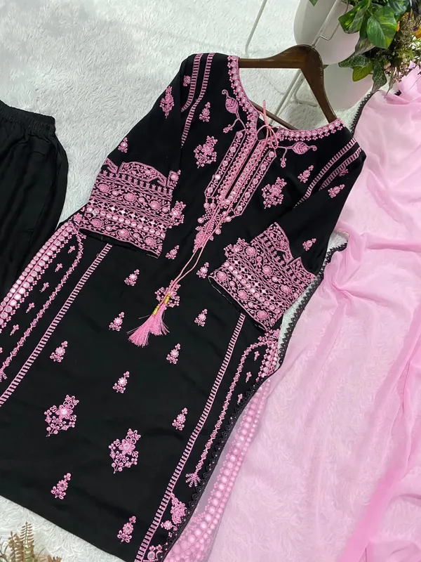 Black_Pink_Rayon_Embroidered_Kurta_Set_For_Women