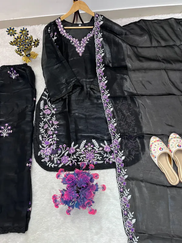 Black_Straight_Floral_Embroidered_Kurta_Set_For_Women