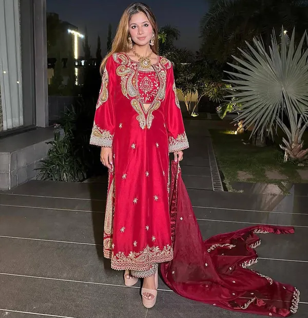 Red_Chinon_Georgette_Straight_Embroidered_Kurta_Set_For_Women