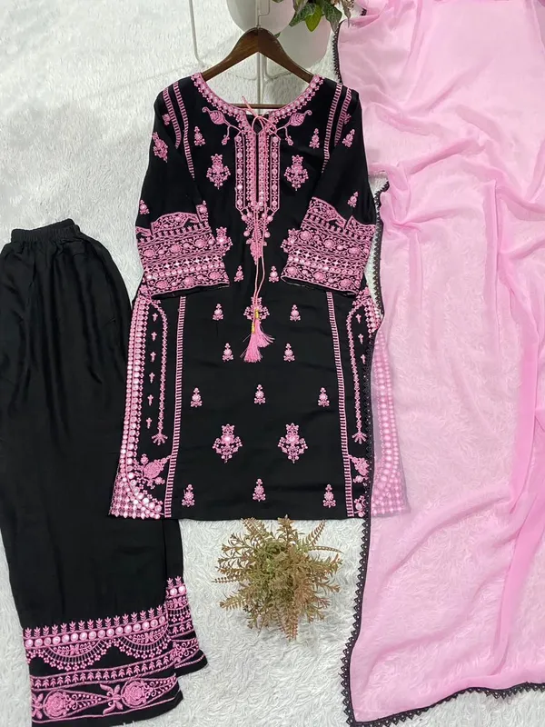 Black_Pink_Rayon_Embroidered_Kurta_Set_For_Women