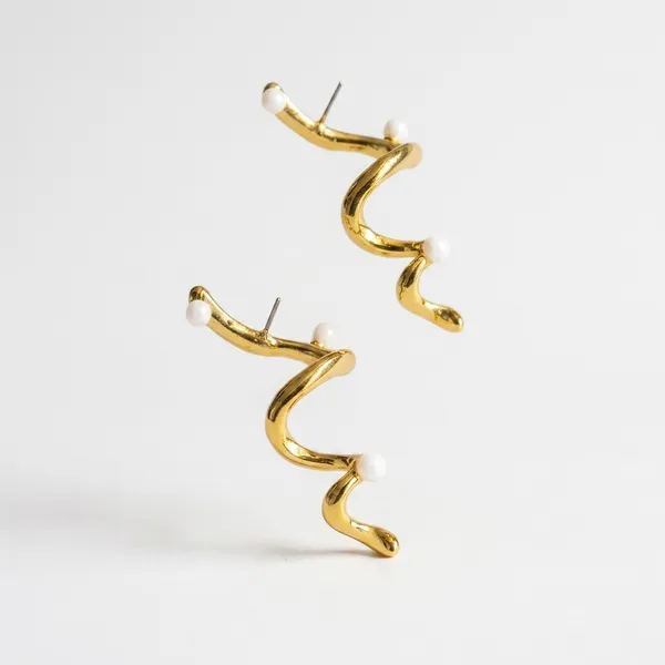 Gold_Metal_Spiral_Pearl_Accent_Hoop_Earrings_For_Women