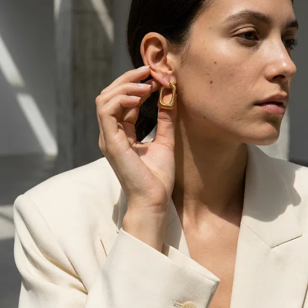 Gold_Ribbed_Square_Hoop_Earrings_for_Women