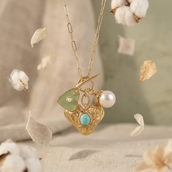 Gold_Electroplated_Heart_Charm_Pendant_Necklace_For_Women