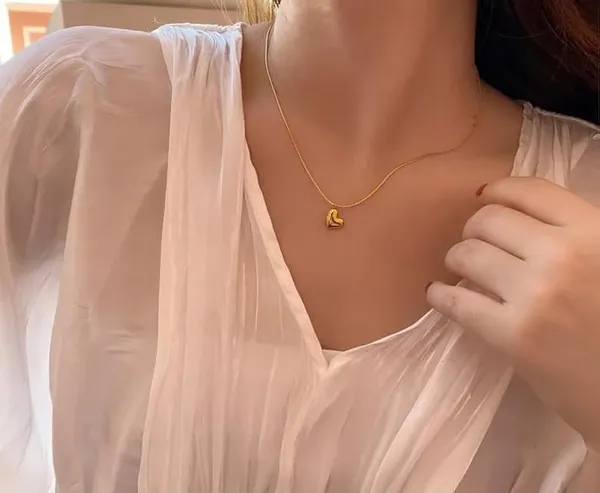 Golden_Stainless_Steel_Gold_Plated_18_Carat_Pendant_Chain_Necklace_For_Women