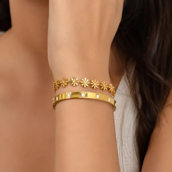 Multicolor_Stainless_Steel_Gold_Plated_18_Carat_Bangle_For_Women