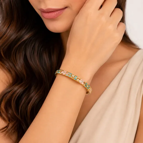 Golden_Stainless_Steel_Gold_Plated_18_Carat_Bangle_For_Women