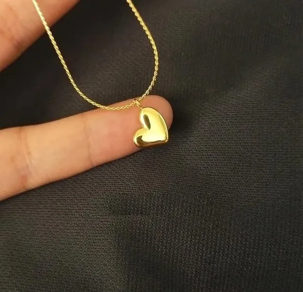 Golden_Stainless_Steel_Gold_Plated_18_Carat_Pendant_Chain_Necklace_For_Women