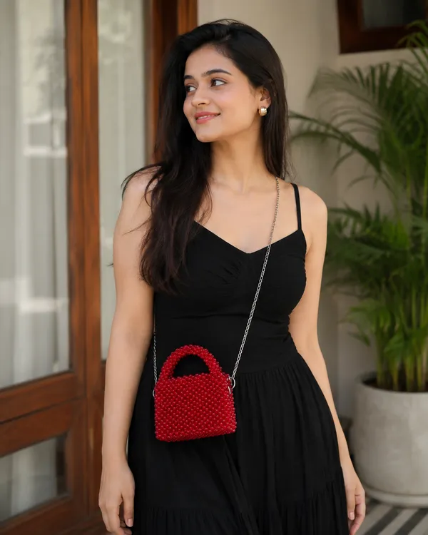 Red_Handmade_Beads_Mini_Handbag_For_Women