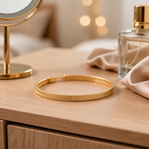 Golden_Stainless_Steel_Gold_Plated_18_Carat_Chain_Bracelet_For_Women