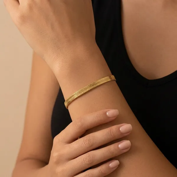 Golden_Stainless_Steel_Gold_Plated_18_Carat_Chain_Bracelet_For_Women