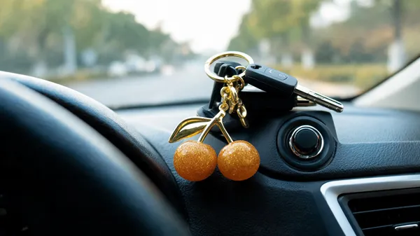 Orange_And_Golden_Stainless_Steel_Gold_Plated_18_Carat_Keychain_For_Women