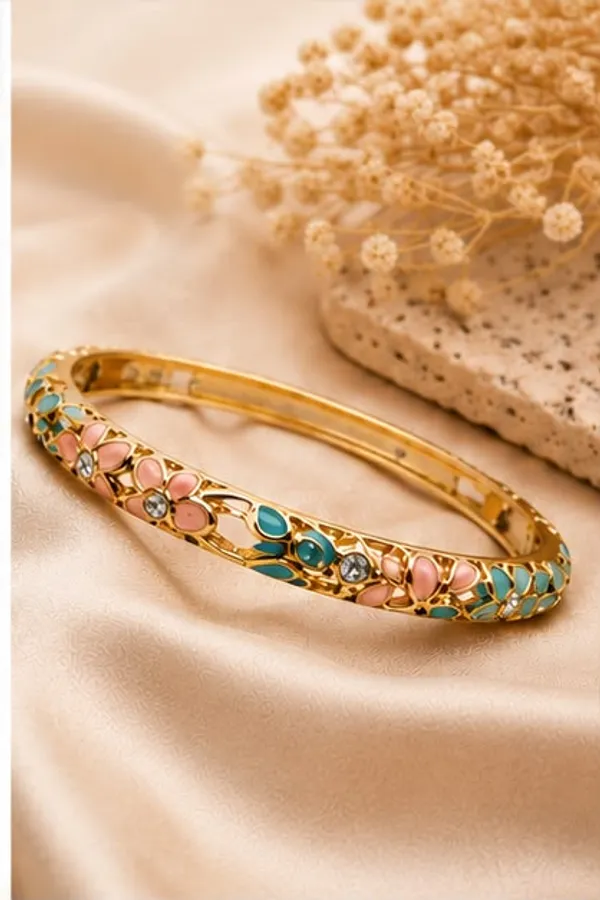 Golden_Stainless_Steel_Gold_Plated_18_Carat_Bangle_For_Women