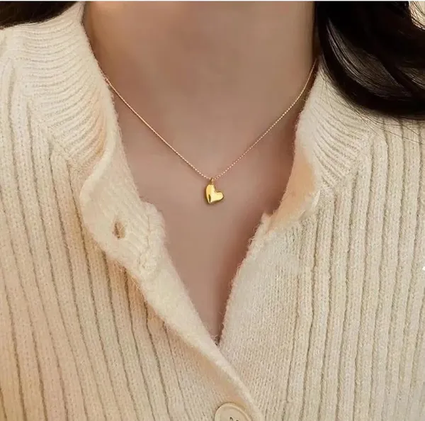 Golden_Stainless_Steel_Gold_Plated_18_Carat_Pendant_Chain_Necklace_For_Women