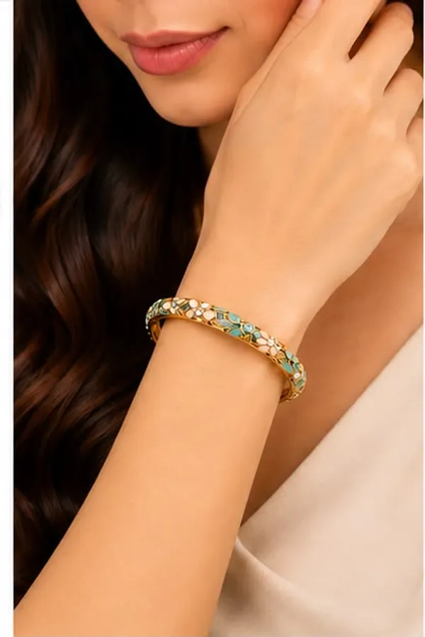 Golden_Stainless_Steel_Gold_Plated_18_Carat_Bangle_For_Women