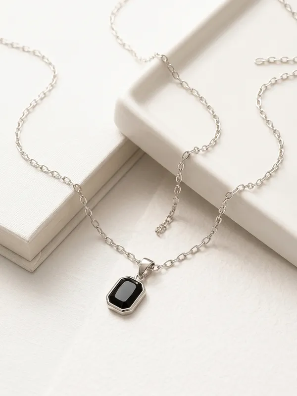 Silver_Brass_Black_Stone_Pendant_Chain_For_Women
